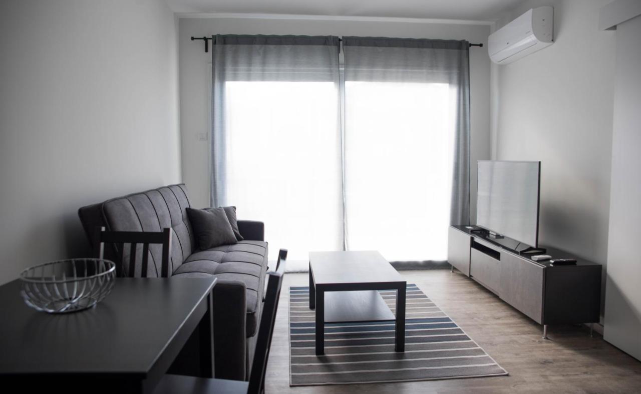 One Bedroom Apartment In Paphos In Good Location エクステリア 写真